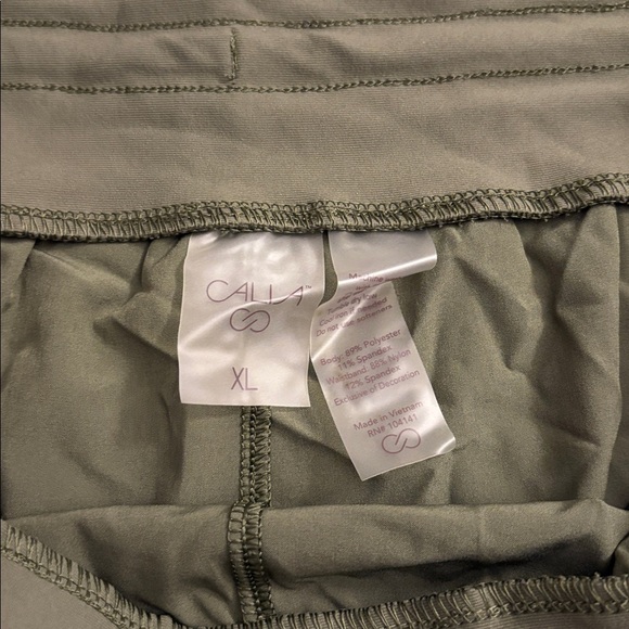 CALIA Women's Truelight Cargo Shorts in Green - Picture 3 of 5